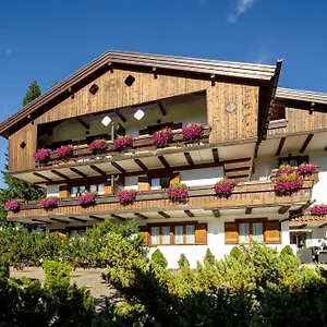 Hotel Lajadira &